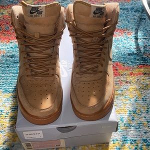 Nike Air Force 1 High Wheat (Gs) size 6